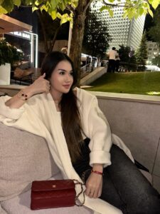 Эскортница Адель - грудь 1, рост 168 см, вес 50 кг, цвет волос Брюнетки, этничность Азиатская