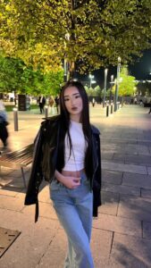 Эскортница Азалия - грудь 0.5, рост 160 см, вес 45 кг, цвет волос Шатенки, этничность Азиатская