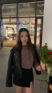 Эскортница Азалия - грудь 0.5, рост 160 см, вес 45 кг, цвет волос Шатенки, этничность Азиатская