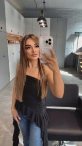 Эскортница Аля - грудь 2, рост 160 см, вес 51 кг, цвет волос Русые, этничность Европейская