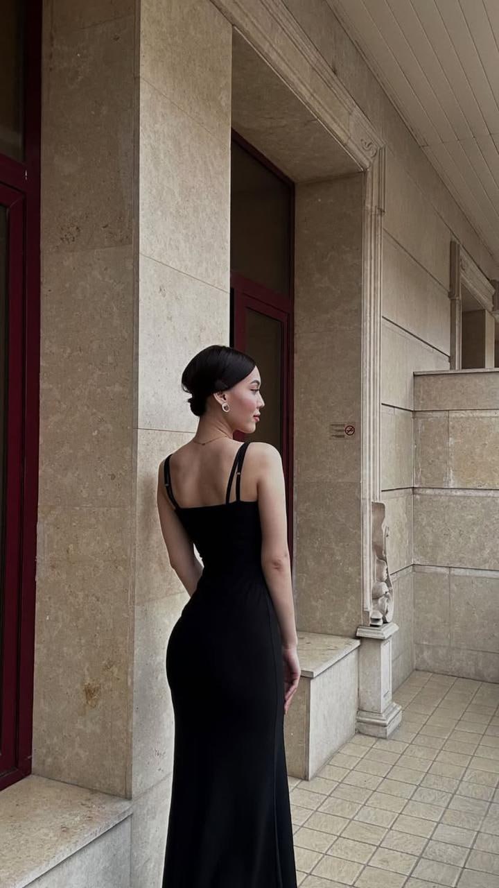 Эскортница Элиза - грудь 2, рост 170 см, вес 55 кг, цвет волос Шатенки, этничность Азиатская