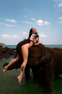 Эскортница Лиза - грудь 2, рост 170 см, вес 55 кг, цвет волос Брюнетки, этничность Европейская