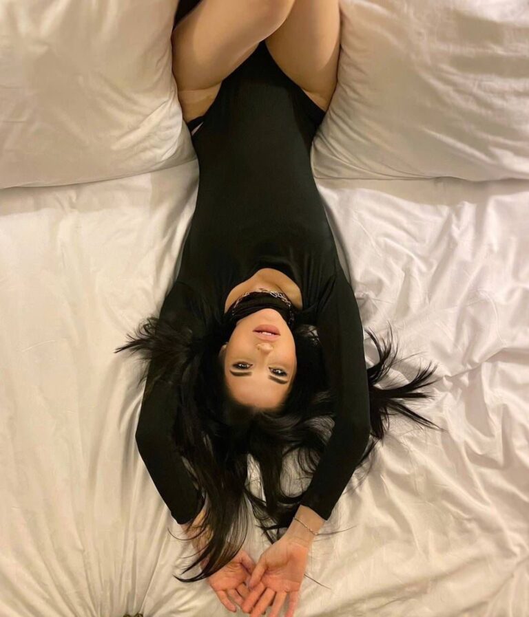 Эскортница Нелли - грудь 1, рост 180 см, вес 50 кг, цвет волос Блондинки, этничность Европейская