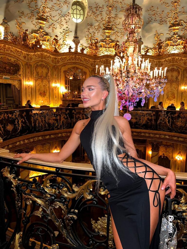 Эскортница Камалия - грудь 3, рост 170 см, вес 50 кг, цвет волос Блондинки, этничность Европейская