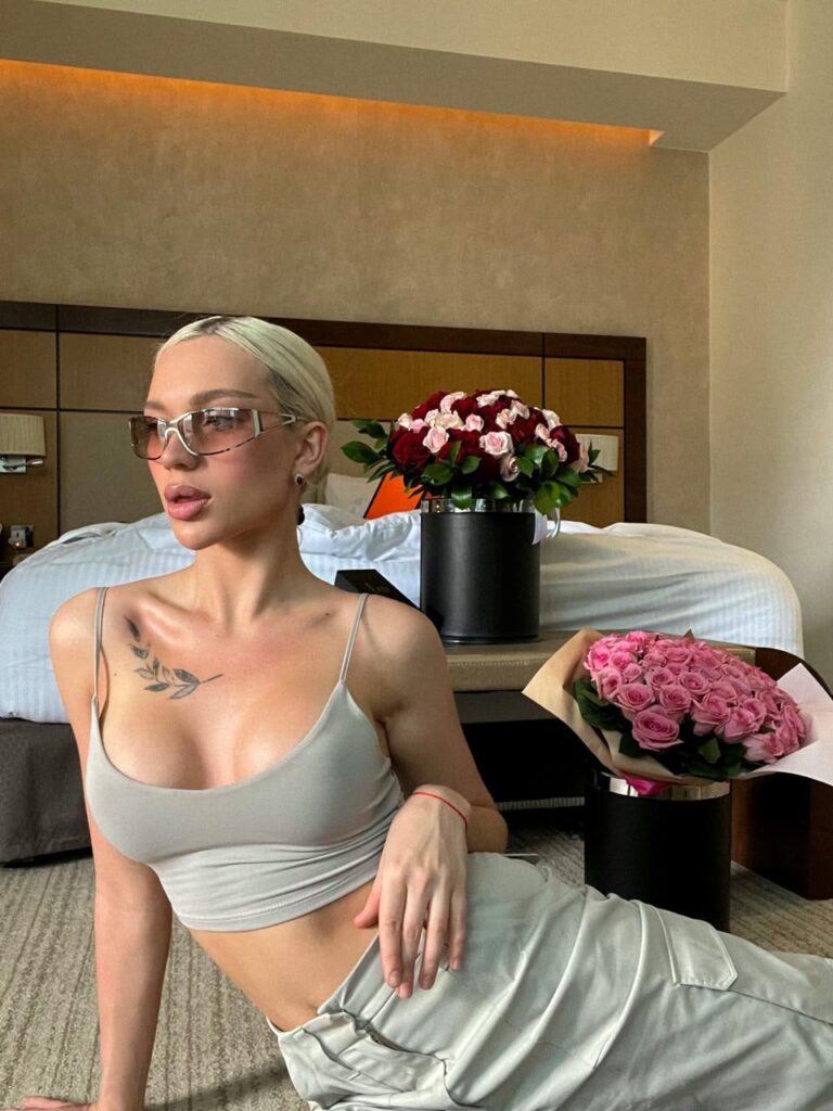 Эскортница Камалия - грудь 3, рост 170 см, вес 50 кг, цвет волос Блондинки, этничность Европейская