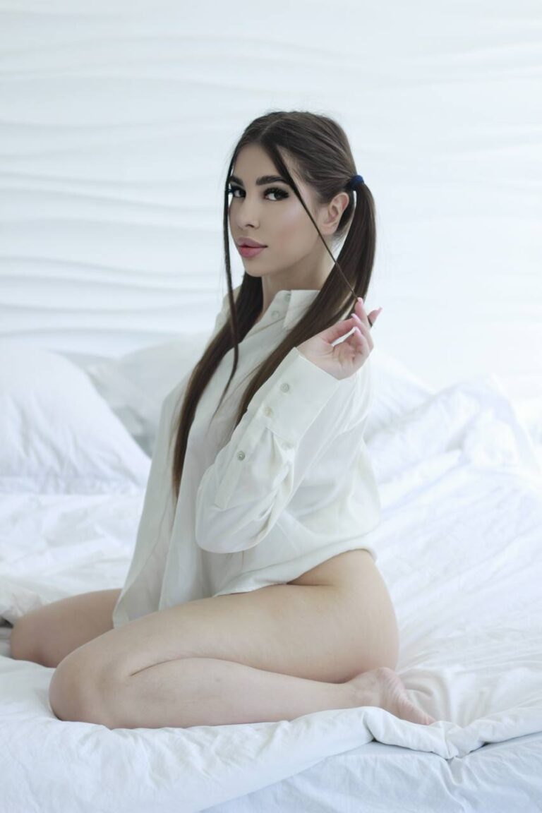 Эскортница Лёля - грудь 3, рост 161 см, вес 65 кг, цвет волос Русые, этничность Латиноамериканская