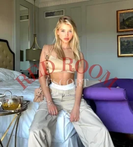 Эскортница Марианна - грудь 4, рост 176 см, вес 62 кг, цвет волос Блондинки, этничность Европейская