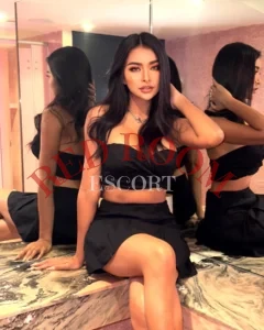 Эскортница Лара - грудь 3, рост 175 см, вес 60 кг, цвет волос Брюнетки, этничность Азиатская