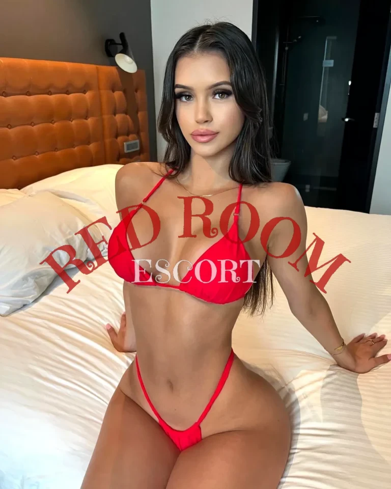 Эскортница Марина - грудь 3, рост 170 см, вес 57 кг, цвет волос Брюнетки, этничность Европейская