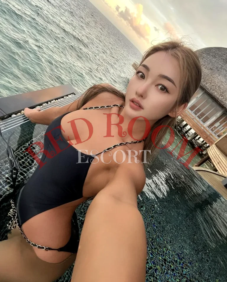 Эскортница Лиана - грудь 3, рост 170 см, вес 55 кг, цвет волос Русые, этничность Азиатская