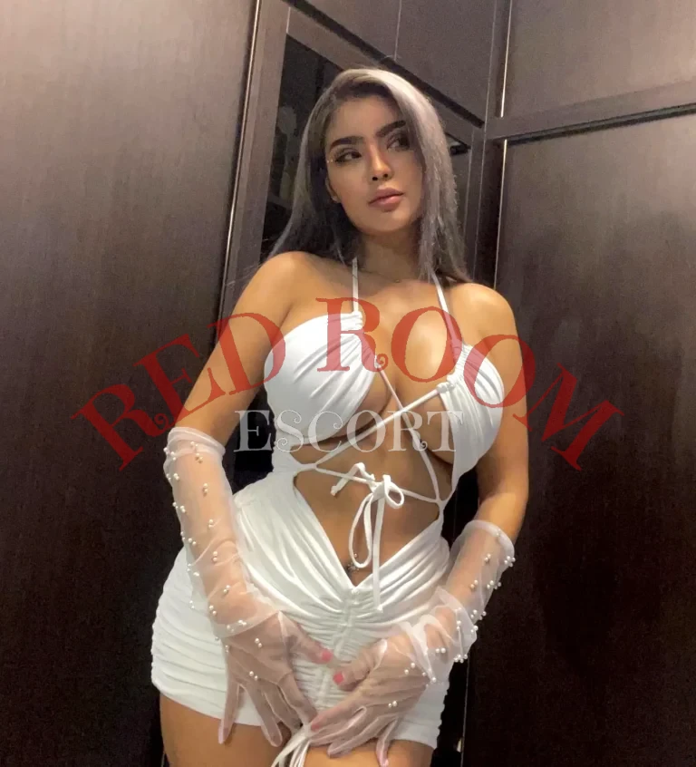 Эскортница Ангелина - грудь 4, рост 175 см, вес 69 кг, цвет волос Русые, этничность Арабская