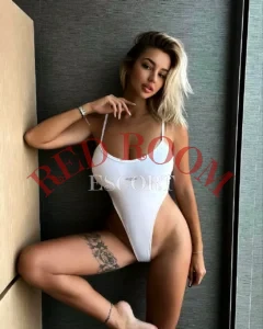 Эскортница Элеонора - грудь 4, рост 175 см, вес 65 кг, цвет волос Русые, этничность Европейская