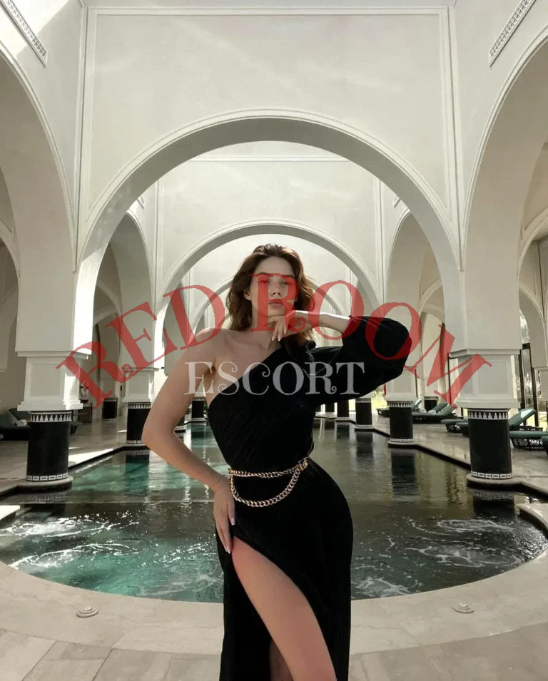 Эскортница Соня - грудь 3, рост 163 см, вес 49 кг, цвет волос Брюнетки, этничность Европейская