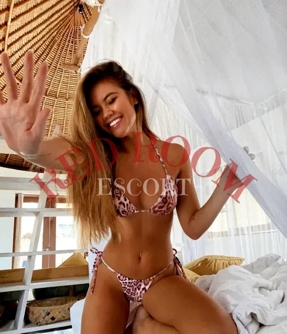 Эскортница Вероника - грудь 3, рост 175 см, вес 60 кг, цвет волос Русые, этничность Азиатская