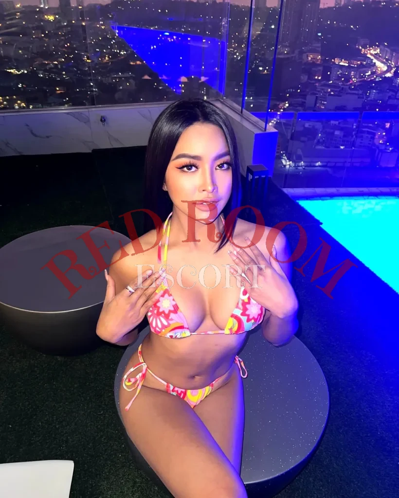 Лара — возраст 28, рост 175, вес 60, размер груди 3