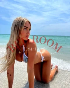 Эскортница Элина - грудь 3, рост 169 см, вес 56 кг, цвет волос Блондинки, этничность Европейская