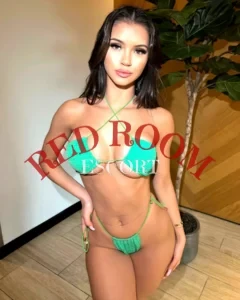 Эскортница Марина - грудь 3, рост 170 см, вес 57 кг, цвет волос Брюнетки, этничность Европейская