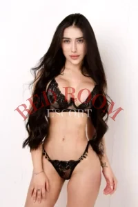 Эскортница Олеся - грудь 3, рост 169 см, вес 54 кг, цвет волос Брюнетки, этничность Европейская