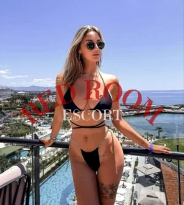 Эскортница Элеонора - грудь 4, рост 175 см, вес 65 кг, цвет волос Русые, этничность Европейская