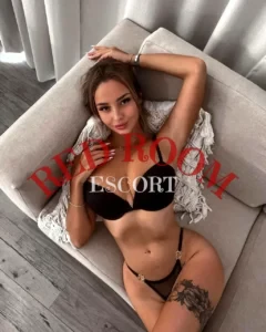 Эскортница Элеонора - грудь 4, рост 175 см, вес 65 кг, цвет волос Русые, этничность Европейская