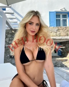 Эскортница Ирина - грудь 3, рост 166 см, вес 52 кг, цвет волос Блондинки, этничность Европейская