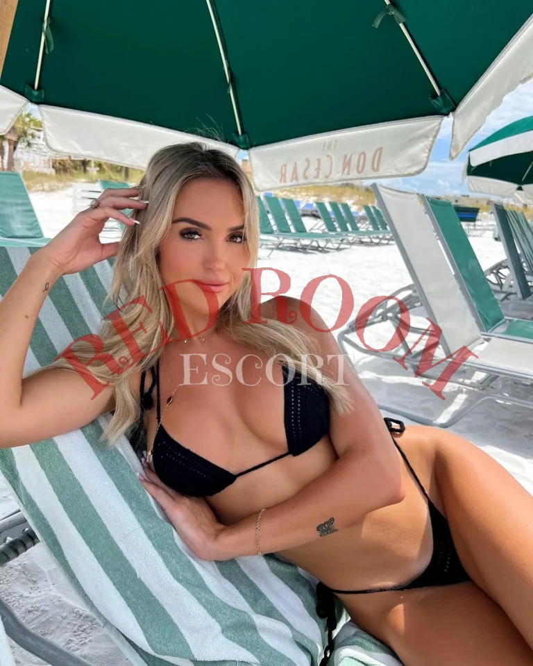 Эскортница Элина - грудь 3, рост 169 см, вес 56 кг, цвет волос Блондинки, этничность Европейская