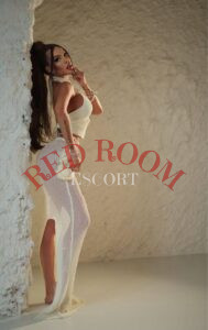 Эскортница Ламби  - грудь 3, рост 170 см, вес 50 кг, цвет волос Русые, этничность Арабская