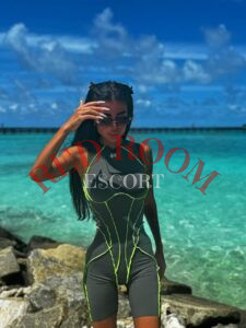 Эскортница Милана - грудь 4, рост 170 см, вес 41 кг, цвет волос Брюнетки, этничность Арабская
