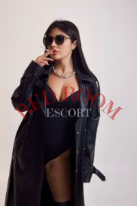 Эскортница Фрида - грудь 4, рост 165 см, вес 53 кг, цвет волос Брюнетки, этничность Европейская