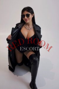 Эскортница Фрида - грудь 4, рост 165 см, вес 53 кг, цвет волос Брюнетки, этничность Европейская