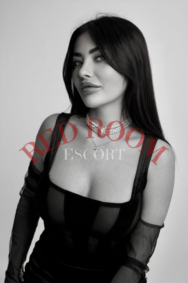 Эскортница Фрида - грудь 4, рост 165 см, вес 53 кг, цвет волос Брюнетки, этничность Европейская