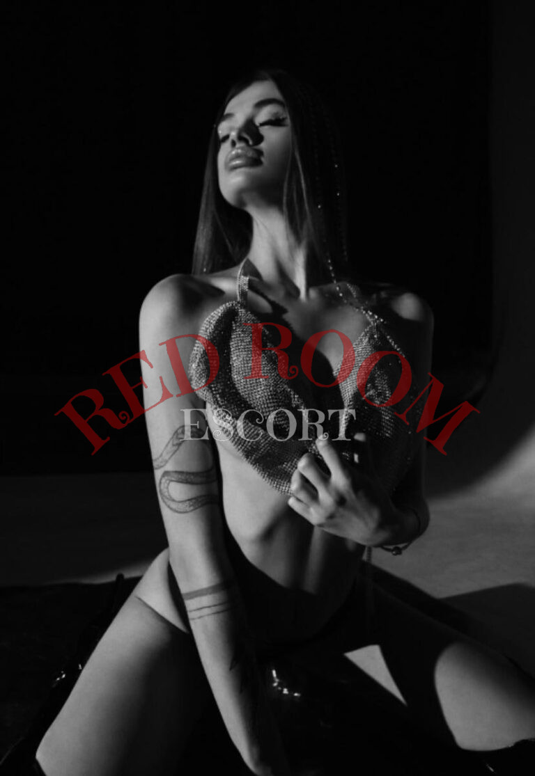 Эскортница Белла - грудь 2, рост 166 см, вес 46 кг, цвет волос Шатенки, этничность Латиноамериканская