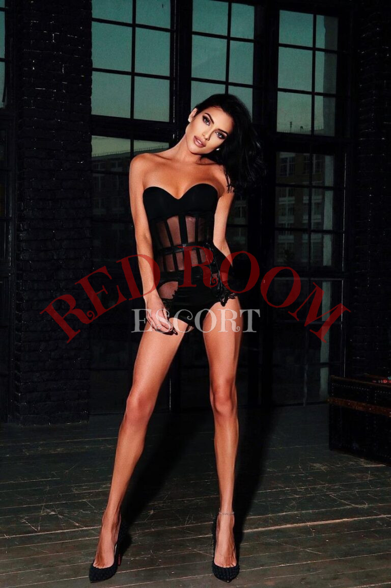 Эскортница Крис - грудь 2, рост 171 см, вес 50 кг, цвет волос Брюнетки, этничность Европейская