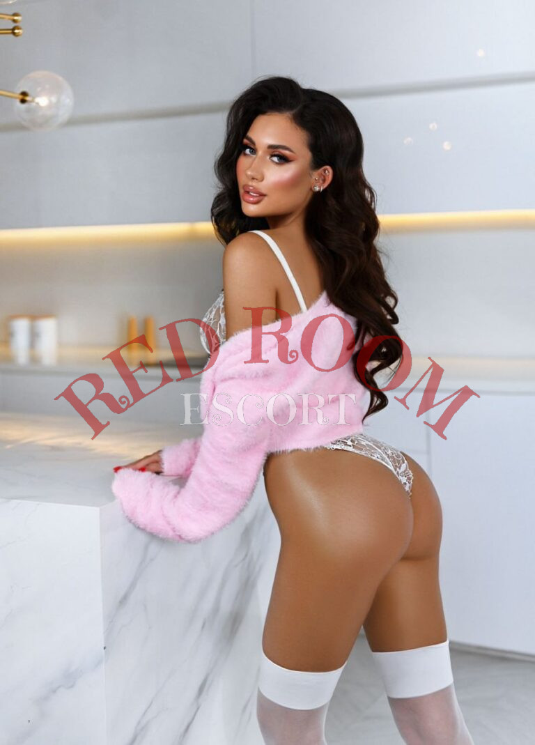 Эскортница Лекси  - грудь 3, рост 165 см, вес 45 кг, цвет волос Брюнетки, этничность Латиноамериканская