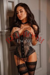 Эскортница Лекси  - грудь 3, рост 165 см, вес 45 кг, цвет волос Брюнетки, этничность Латиноамериканская