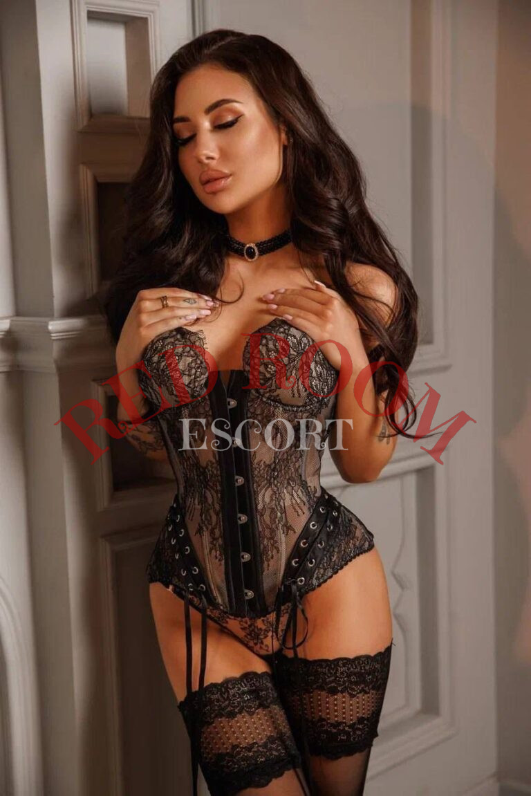 Эскортница Лекси  - грудь 3, рост 165 см, вес 45 кг, цвет волос Брюнетки, этничность Латиноамериканская