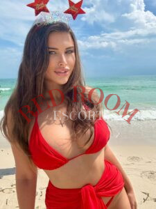 Эскортница Голди  - грудь 4, рост 175 см, вес 65 кг, цвет волос Шатенки, этничность Смешанная раса