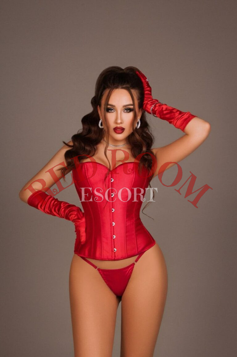 Эскортница Никки - грудь 2, рост 170 см, вес 58 кг, цвет волос Шатенки, этничность Европейская