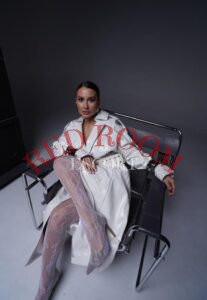 Эскортница Карди  - грудь 3, рост 162 см, вес 42 кг, цвет волос Шатенки, этничность Европейская