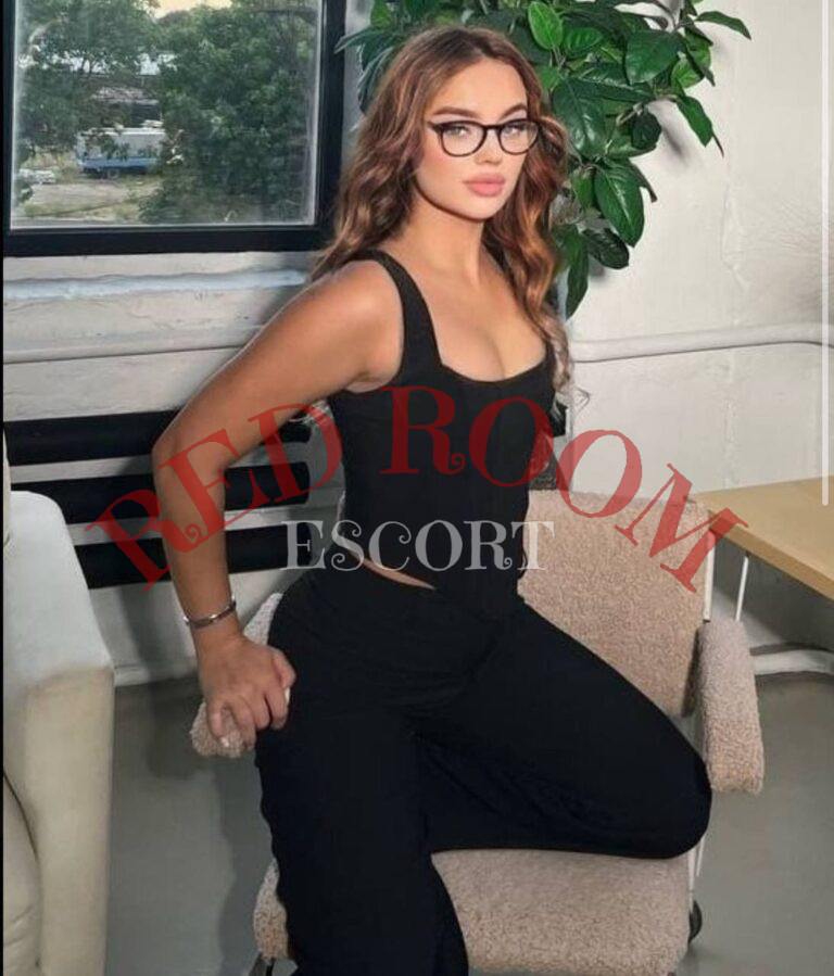 Эскортница Бетти - грудь 3, рост 170 см, вес 55 кг, цвет волос Русые, этничность Европейская