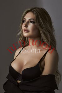 Эскортница Стася  - грудь 3, рост 160 см, вес 52 кг, цвет волос Русые, этничность Европейская