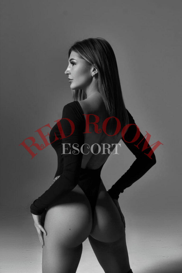 Эскортница Стася  - грудь 3, рост 160 см, вес 52 кг, цвет волос Русые, этничность Европейская