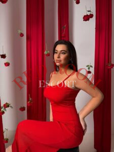 Эскортница Юлия  - грудь 4, рост 170 см, вес 59 кг, цвет волос Брюнетки, этничность Арабская