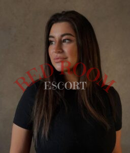Эскортница Юлия  - грудь 4, рост 170 см, вес 59 кг, цвет волос Брюнетки, этничность Арабская