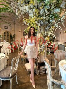 Эскортница Алина - грудь 3, рост 170 см, вес 50 кг, цвет волос Шатенки, этничность Европейская