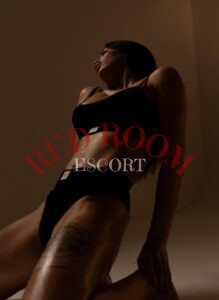 Эскортница Меган  - грудь 3, рост 170 см, вес 60 кг, цвет волос Брюнетки, этничность Европейская