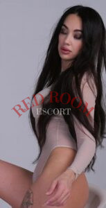 Эскортница Меган  - грудь 3, рост 170 см, вес 60 кг, цвет волос Брюнетки, этничность Европейская