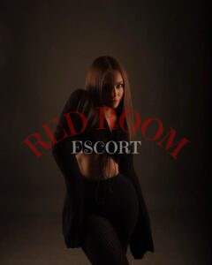 Эскортница Владлена - грудь 3, рост 168 см, вес 55 кг, цвет волос Шатенки, этничность Латиноамериканская