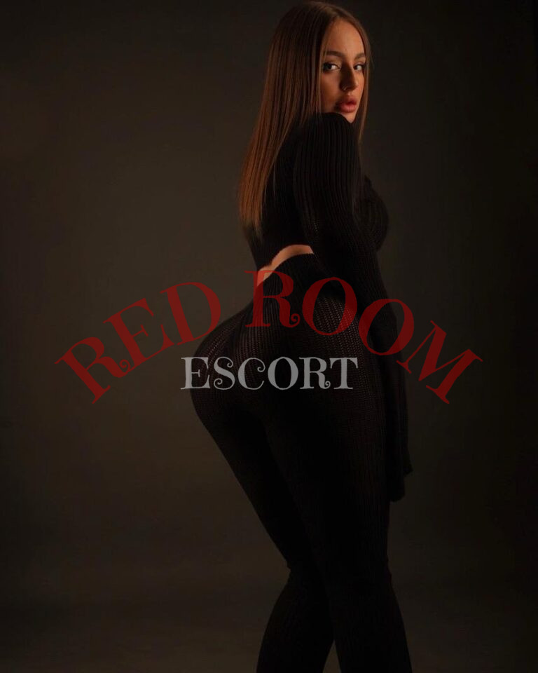 Эскортница Владлена - грудь 3, рост 168 см, вес 55 кг, цвет волос Шатенки, этничность Латиноамериканская