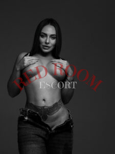 Эскортница Владлена - грудь 3, рост 168 см, вес 55 кг, цвет волос Шатенки, этничность Латиноамериканская